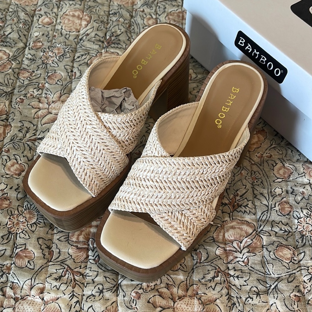 NIB Bamboo heels- 5.5